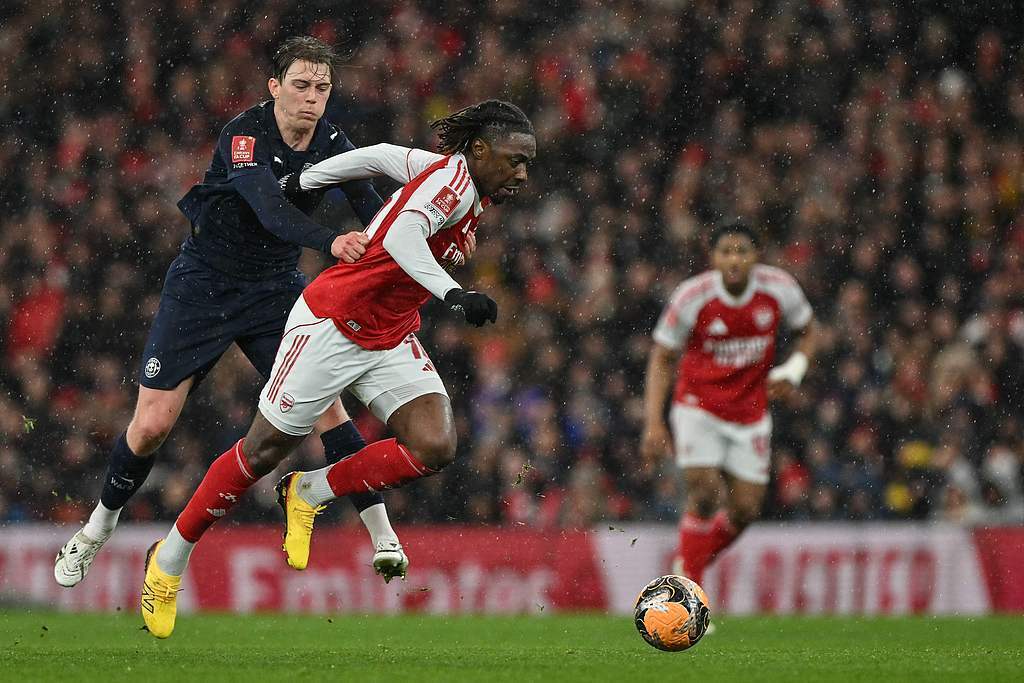 体坛联播｜阿森纳晋级足总杯16强，隋文静/韩聪晋级自由滑